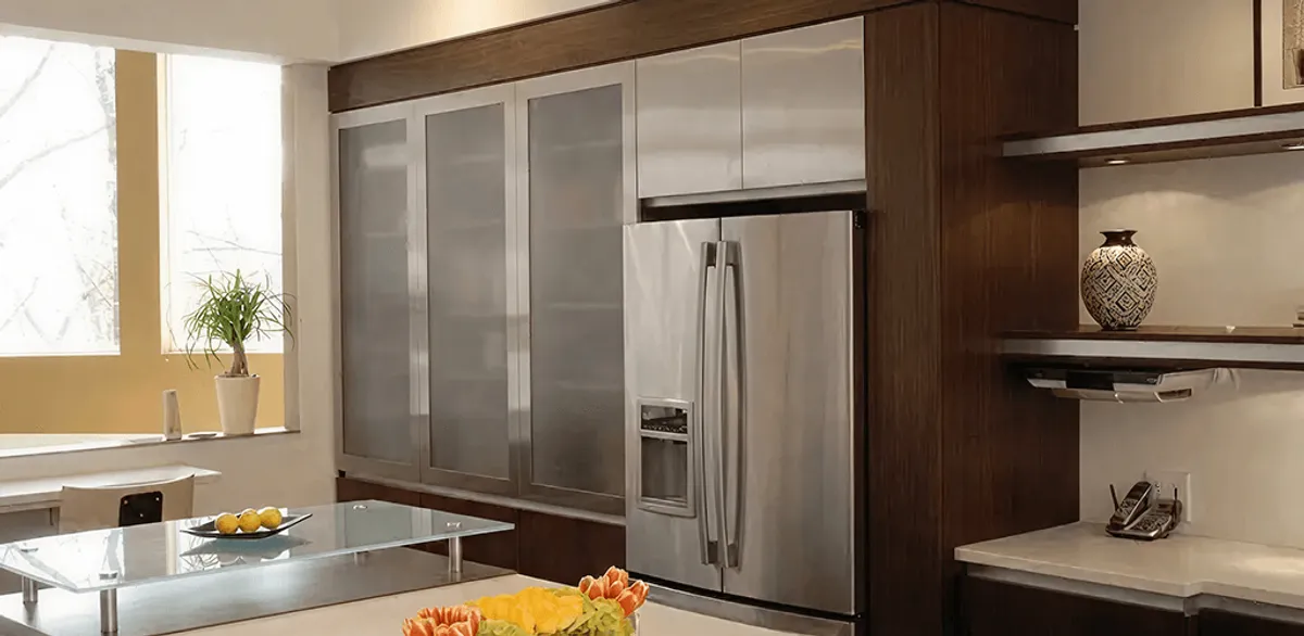 Cabinet door replacement and modern kitchen cabinet upgrade in Cleveland, OH