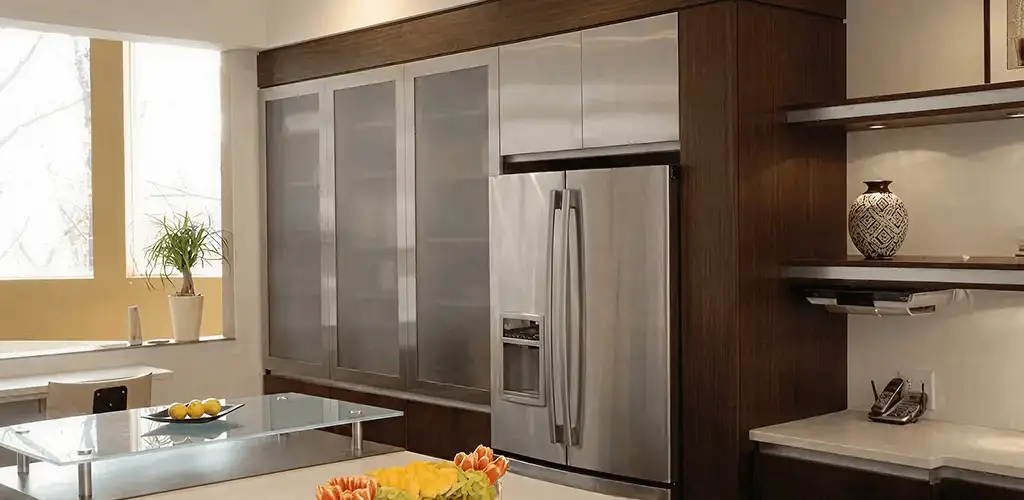 Cabinet door replacement and modern kitchen cabinet upgrade in Cleveland, OH